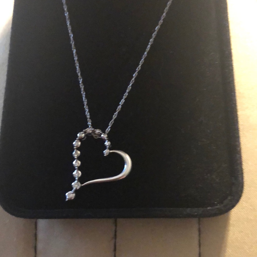 Kay Jewelers diamond heart necklace
